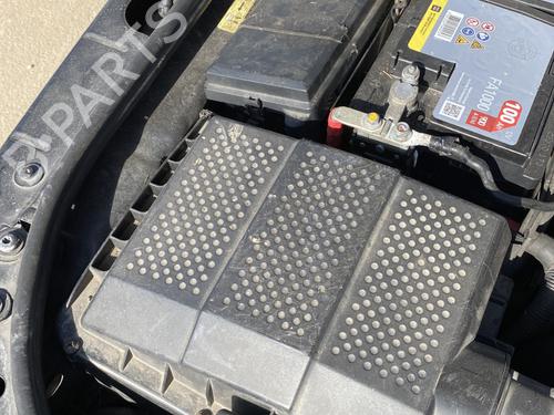 Used Air filter box Air filter box LAND ROVER RANGE ROVER SPORT I (L320) 2.7 D 4x4 (190 hp) 24055705 24055705