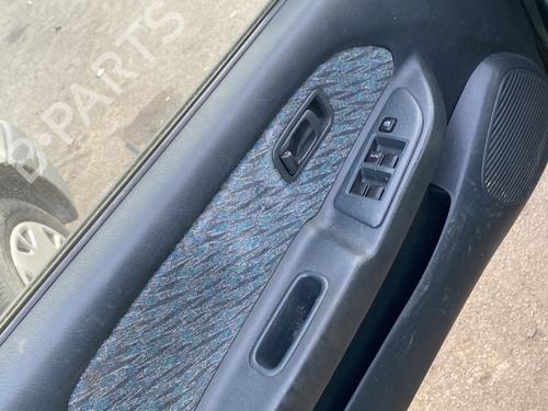 Bekleding voor links NISSAN ALMERA I Hatchback (N15) 1.4 (87 hp) 32764408