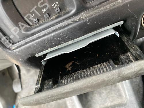 Used Ashtray Ashtray SUZUKI JIMNY Closed Off-Road Vehicle (SN) 1.3 16V 4WD (SN413, JB33) (80 hp) 39982583 39982583