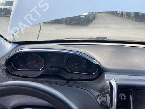 Instrumentbræt Instrumentbræt PEUGEOT 208 I (CA_, CC_) 1.2 VTI 82 (82 hp) 33553929 33553929