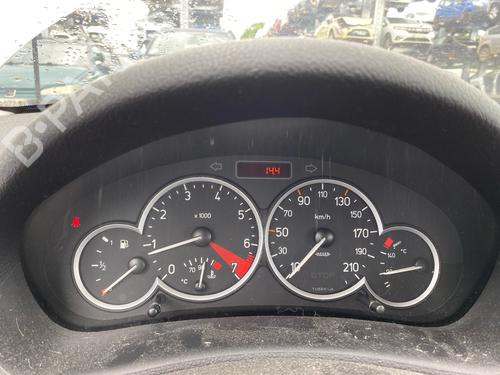 Used Instrument cluster Instrument cluster 35884672 35884672