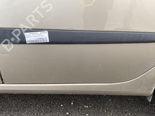 door-moulding-trim-renault-modus-grand-modus-fjp0_-2004-29074383 main image