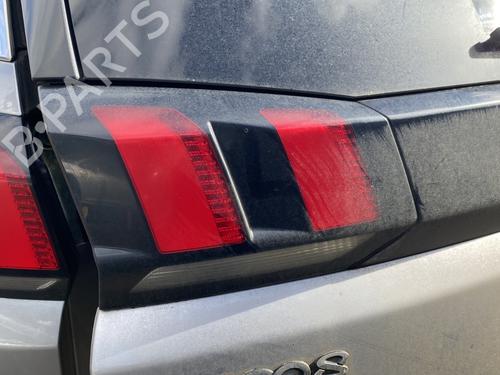 Used Left tailgate light Left tailgate light PEUGEOT 5008 II (MC_, MJ_, MR_, M4_) 2.0 BlueHDi 180 (MJEHZW, MJEHZR, MJEHZP) (177 hp) 33017246 33017246