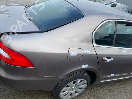 right-rear-fenders-skoda-superb-ii-3t4-2008-2009-2010-2011-2012-2013-2014-2015-39178073 main image