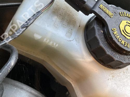 Used Brake master cylinder BMW X1 (E84) xDrive 20 d (184 hp) 21045135