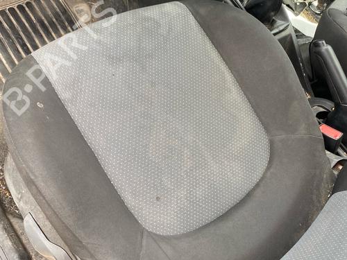 Used Left front seat Left front seat 37749778 37749778
