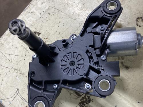 Rear wiper motor RENAULT TWINGO III (BCM_, BCA_) 1.0 SCe 75 | BP28044603M102 - Image 4