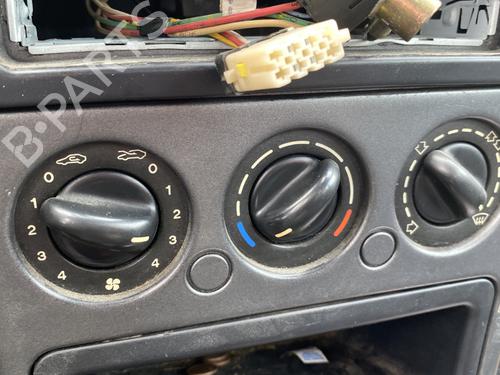 Used Climate control Climate control 31830176 31830176