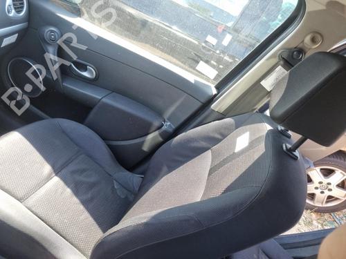 Used Right front seat RENAULT CLIO III (BR0/1, CR0/1) 1.5 dCi (BR17, CR17) (86 hp) 19908516