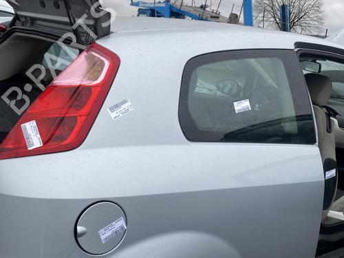 Bagstkærm Højre Bagstkærm Højre FIAT GRANDE PUNTO (199_) 1.4 (199AXB11, 199AXB1A, 199BXB1A, 199AXL1A) (77 hp) 32387823 32387823