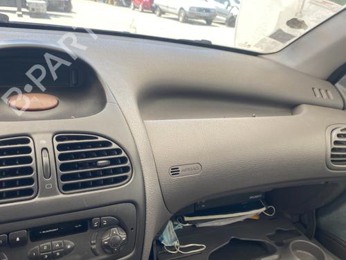 Instrumentbræt PEUGEOT 206 Hatchback (2A/C) 1.4 i (75 hp) 26881897