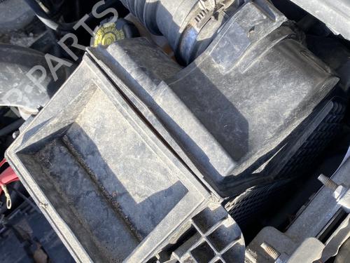Used Air filter box Air filter box DACIA LOGAN MCV II TCe 90 (K8M1, K8MA, K8AC) (90 hp) 31041404 31041404