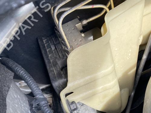 Used ABS pump RENAULT MEGANE IV Hatchback (B9A/M/N_) 1.5 dCi 110 (B9A3) (110 hp) 25407469