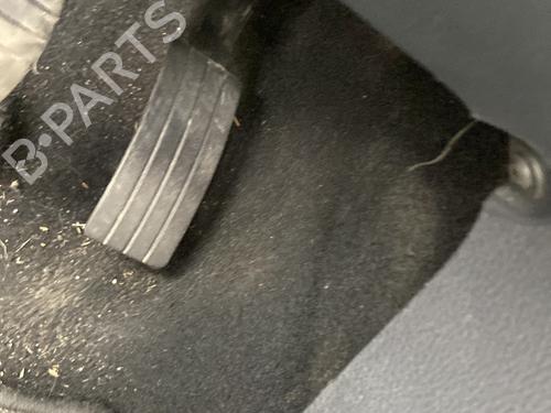 pedal-dacia-sandero-ii-2012-28965140 main image