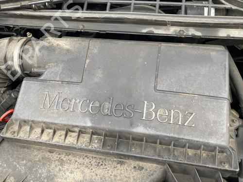 Used Air filter box MERCEDES-BENZ VITO Bus (W639) 115 CDI (639.701, 639.703, 639.705) (150 hp) 30578074