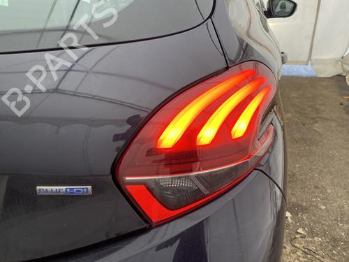 Used Right taillight PEUGEOT 208 I (CA_, CC_) 1.6 HDi / BlueHDi 75 (75 hp) 32133675