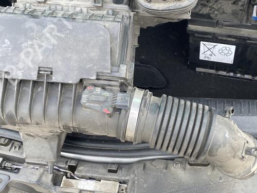 Air filter box RENAULT MEGANE IV Hatchback (B9A/M/N_) 1.5 dCi 110 (B9A3) | BP25407470M87 - Image 2