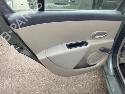 Bageste venstre beklædning RENAULT CLIO III (BR0/1, CR0/1) 1.5 dCi (BR17, CR17) (86 hp) 30816871