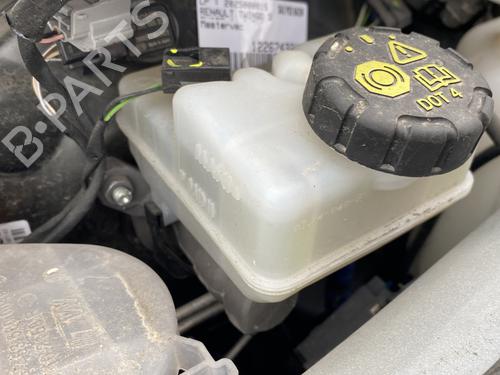 Used Brake master cylinder RENAULT TWINGO III (BCM_, BCA_) 1.0 SCe 65 (BCMJ) (65 hp) 33117018