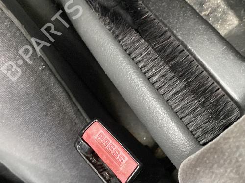 seat-buckle-renault-laguna-i-b56_-556_-1993-1994-1995-1996-1997-1998-1999-2000-2001-2002-32241698 main image