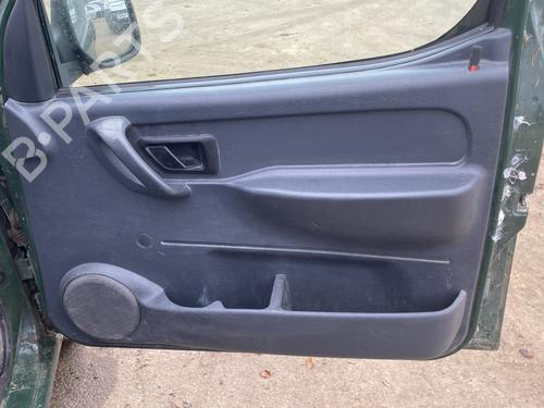 Forreste højre beklædning CITROËN BERLINGO / BERLINGO FIRST MPV (MF_, GJK_, GFK_) 1.6 HDI 90 (MF9HX) (90 hp) 31019156