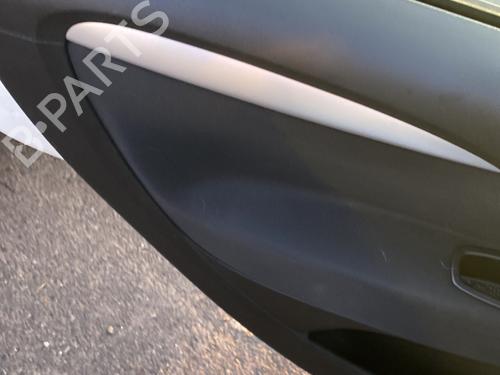 Forra trás esquerda Forra trás esquerda FIAT PUNTO (199_) 1.2 (199AXZ1A, 199BXZ1A) (69 hp) 31639689 31639689