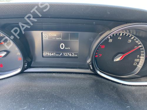 Used Gearbox Gearbox PEUGEOT 208 II (UB_, UP_, UW_, UJ_) e-208 (136 hp) 32700647 32700647