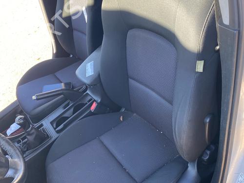 Left front seat MAZDA 3 (BK) 2.0 MZR-CD (BK14) | BP39426577C15 - Image 2