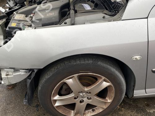 Used Left front fenders PEUGEOT 407 (6D_) 2.0 HDi 135 (6DRHRH, 6DRHRE, 6DRHRG, 6DRHRJ) (136 hp) 29188637