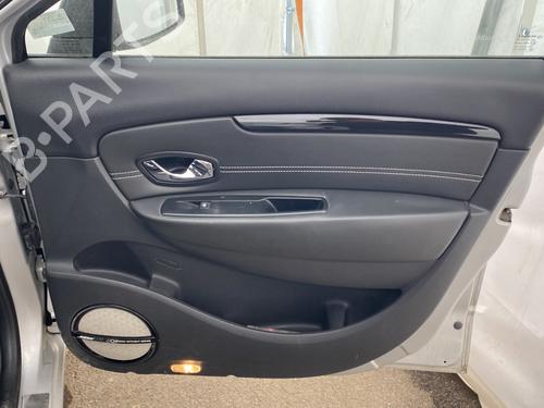 Used Front right panel RENAULT SCÉNIC III (JZ0/1_) 1.5 dCi (JZ02, JZ0R) (95 hp) 32983729