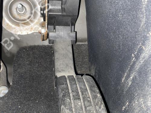 Used Pedal Pedal RENAULT SCÉNIC III (JZ0/1_) 1.5 dCi (JZ02, JZ0R) (95 hp) 32990721 32990721