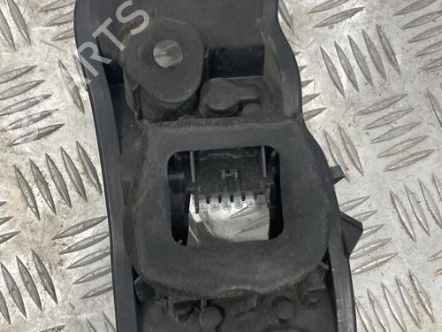 Used Lamp holder Lamp holder 19906251 19906251