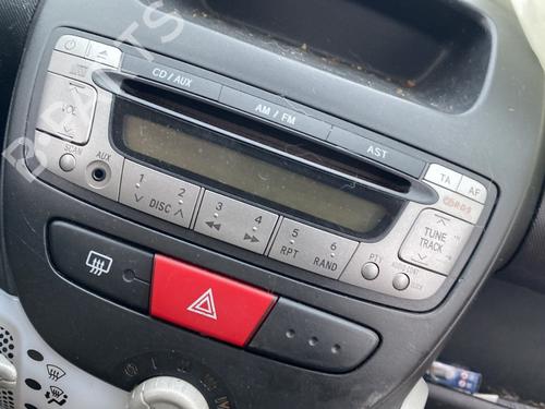 Used Radio Radio CITROËN C1 (PM_, PN_) 1.0 (68 hp) 31136904 31136904
