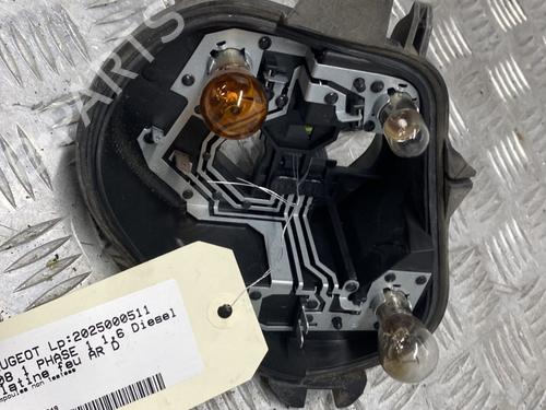 Used Lamp holder PEUGEOT 208 I (CA_, CC_) 1.6 HDi (92 hp) 28601823