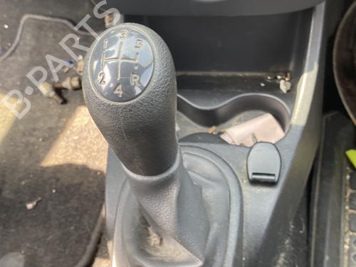Used Gear lever Gear lever DACIA SANDERO 1.2 16V (75 hp) 26028047 26028047