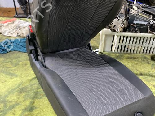 Used Rear seat Rear seat PEUGEOT 5008 II (MC_, MJ_, MR_, M4_) 1.2 THP (MRHNYH, MRHNYW, MRHNSJ, MRHNSU, MRHNSM) (131 hp) 40502482 40502482