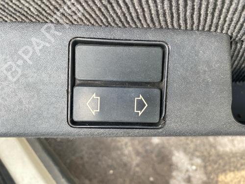 Used Right front window switch Right front window switch PEUGEOT 405 I (15B) 1.6 (94 hp) 40502439 40502439