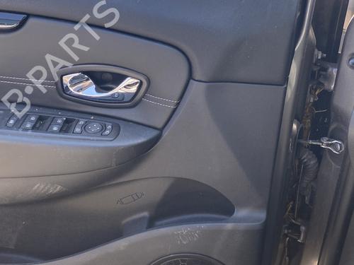 Used Front left panel Front left panel RENAULT SCÉNIC III (JZ0/1_) 1.6 dCi (JZ00, JZ12) (130 hp) 27304321 27304321