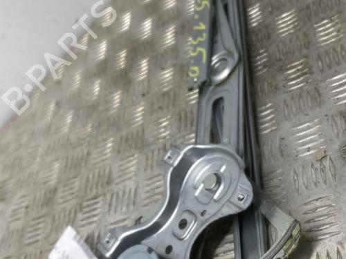 Used Front right window mechanism Front right window mechanism TOYOTA YARIS (_P13_) 1.5 Hybrid (NHP130_, NHP130) (101 hp) 24408728 24408728