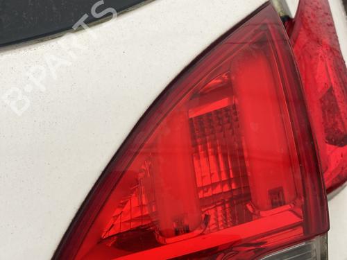 Feu de coffre droit PEUGEOT 2008 I (CU_) 1.2 VTi (82 hp) 31944246