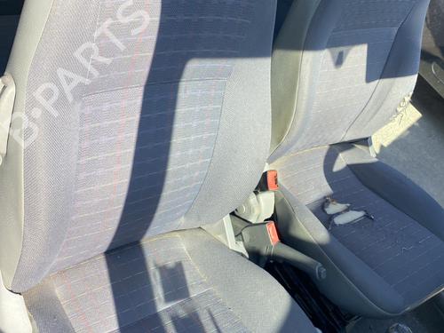 Sedile anteriore destro FIAT PUNTO (176_) 60 1.2 (176AP, 176AR, 176AQ, 176BB) (60 hp) 27389723