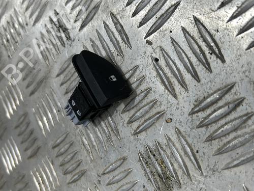 Used Switch RENAULT CAPTUR I (J5_, H5_) 1.5 dCi 90 (J5N4, J5M5, J5MW, J5M6, J5AL, J5AJ) (90 hp) 22114325