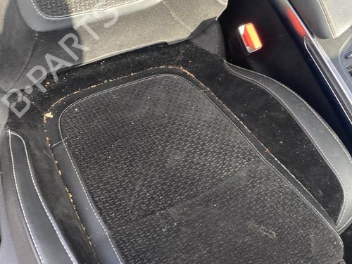 Used Right front seat RENAULT MEGANE IV Hatchback (B9A/M/N_) 1.5 dCi 110 (B9A3) (110 hp) 29201770