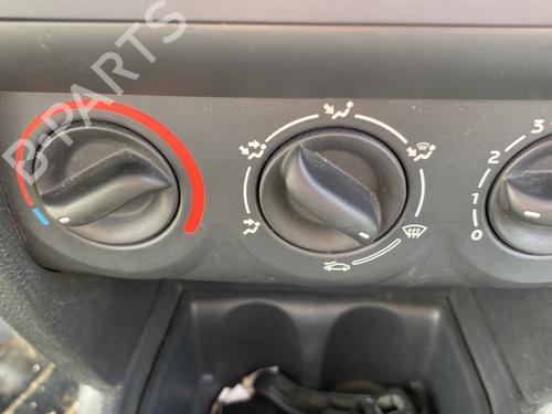 Climate control RENAULT CLIO II (BB_, CB_) 1.2 (BB0A, BB0F, BB10, BB1K, BB28, BB2D, BB2H, CB0A,... | BP26653939I5 