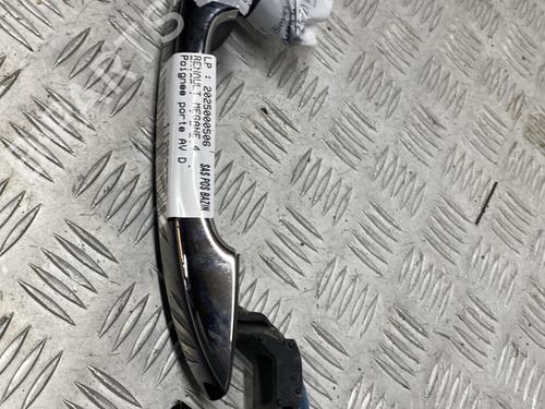 Klamka zewnętrzna drzwi przednich prawych RENAULT MEGANE IV Hatchback (B9A/M/N_) 1.5 dCi 110 (B9A3) 806064489R