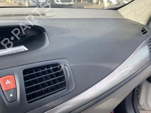 Instrumentbræt RENAULT MEGANE III Hatchback (BZ0/1_, B3_) 1.5 dCi (BZ09, BZ0D, BZ1W, BZ29, BZ14) (110 hp) 29958962