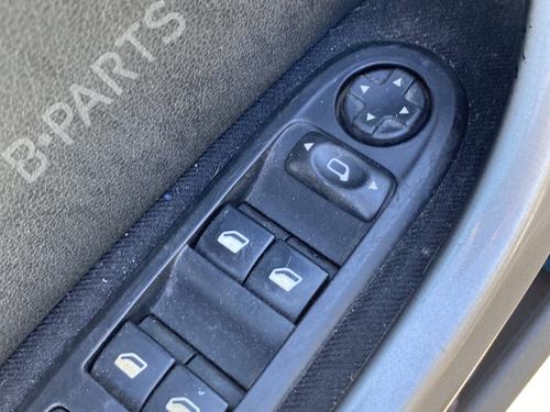 Used Left front window switch PEUGEOT 308 I (4A_, 4C_) 1.6 HDi (109 hp) 25477126