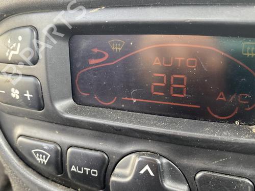 Used Climate control Climate control PEUGEOT 206 Hatchback (2A/C) 1.4 16V (88 hp) 30302417 30302417