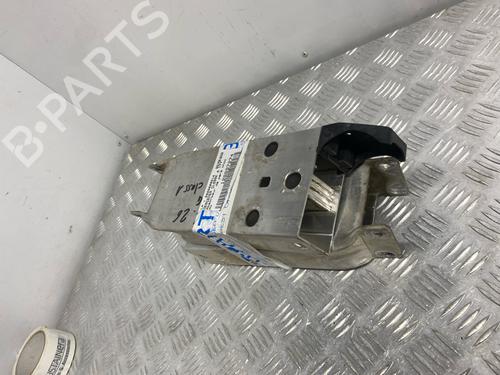 crossmember-mercedes-benz-a-class-w177-2018-37749563 main image