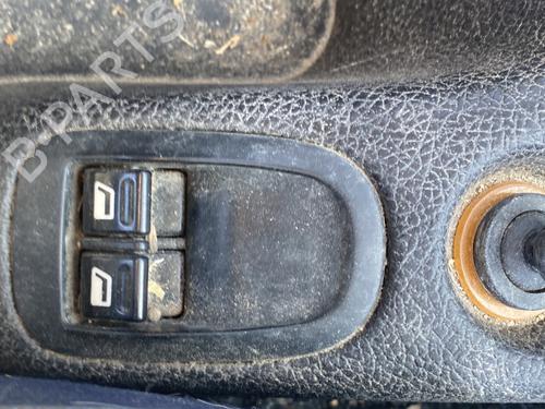 Used Left front window switch Left front window switch PEUGEOT 206 Hatchback (2A/C) 1.4 HDi eco 70 (68 hp) 25475218 25475218